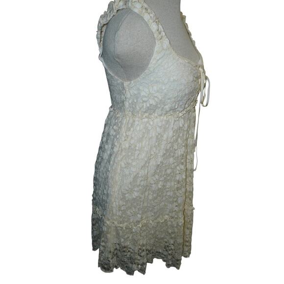 Riot Los Angeles Cream Floral Lace Mini Dress – Size M - Picture 3 of 6